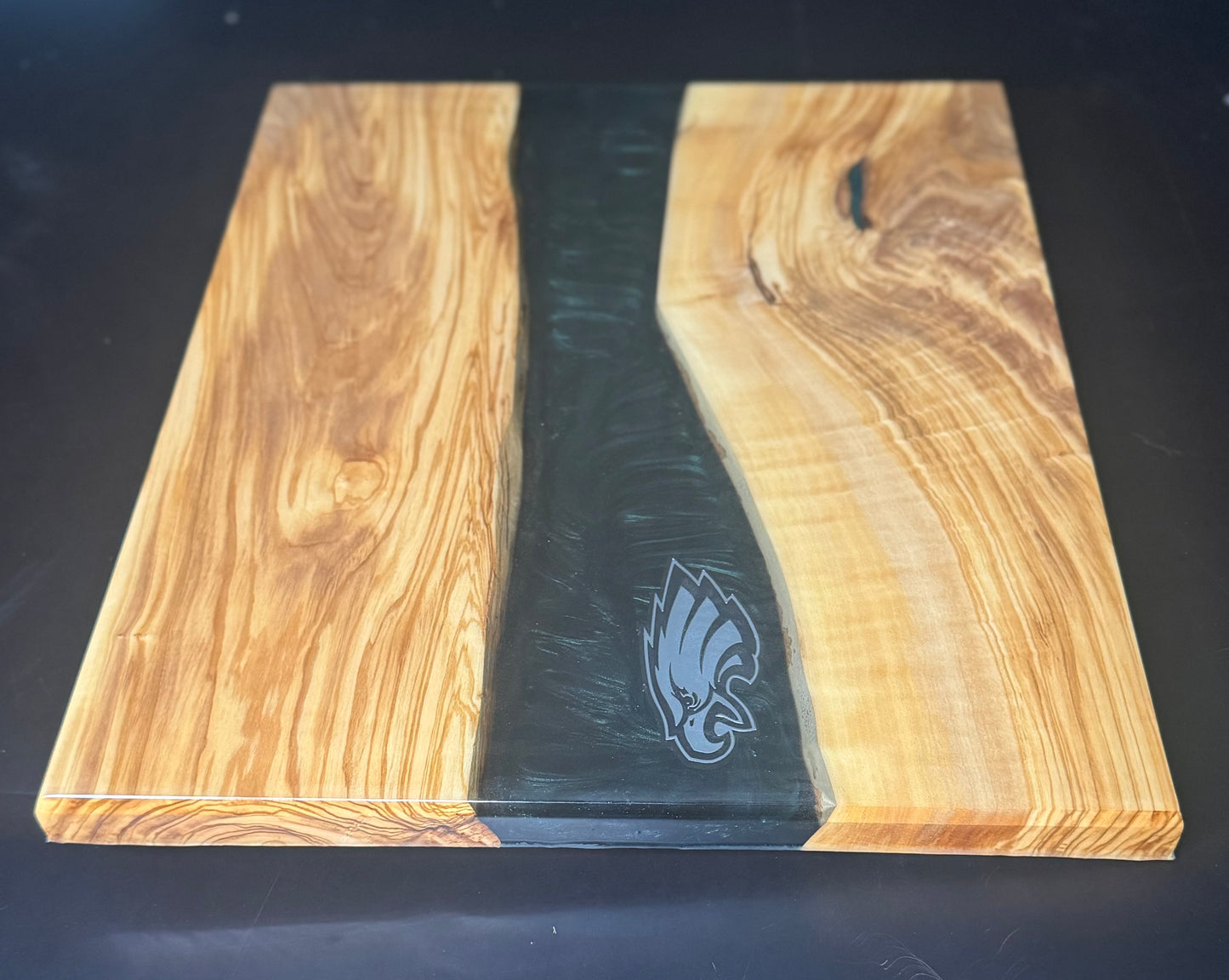 Eagles Olive wood/epoxy decor